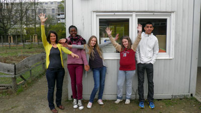 Das sind wir- die Lernferiengruppe der Carlo-Mierendorff-Schule aus Frankfurt. Leider fehlt hier Meriton auf dem Foto.